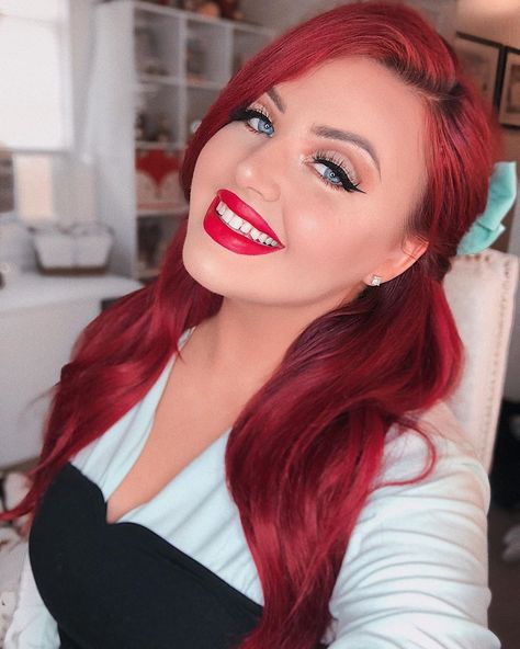 Ariel The Little Mermaid Disney character cosplay costume makeup nude neutral cut crease red lip red hair style Ariel Mermaid Makeup, Ariel Cosplay Makeup, Neutral Cut Crease, Disney Character Cosplay, Disney Characters Ariel, Ariel Makeup, Makeup Nude, Ariel Cosplay, Berry Trifle