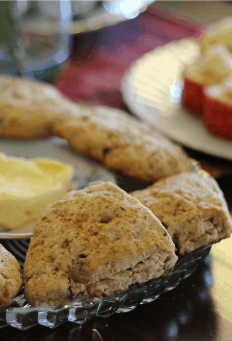 Pumpkin Banana Scones, Recipe With Chocolate Chips, Sweet Scones, Banana Scones, Mini Scones, Scone Recipes, Chocolate Scones, Pumpkin Scones, Pumpkin Banana