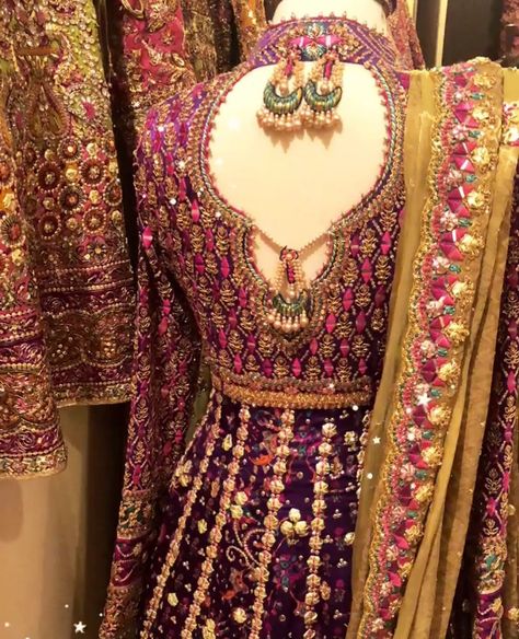 Purple Mehndi Outfit, Mehndi Bridal Outfit, Mendhi Dress, Mehendi Dresses, Mehndi Bridal, Pakistan Bridal, Pakistani Party Wear Dresses, Shadi Dresses, Purple Outfit