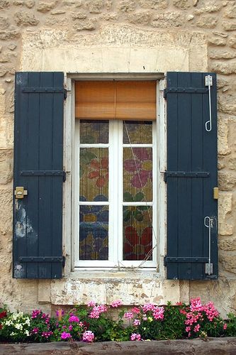 Dark Blue Shutters by LaVeta Jude, via Flickr Shutter Paint Colors, Painted Shutters, Tan House, Rustic Shutters, Shutter Colors, House Shutters, Blue Shutters, Diy Shutters, Door Colors