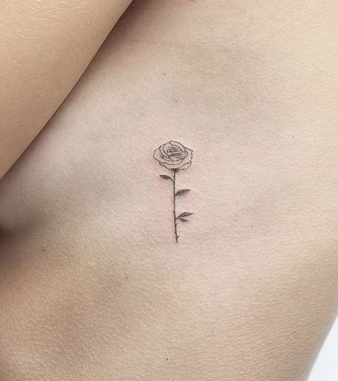 Simple Rose Tattoo Ideas ❤ Rose Rib Tattoos, Little Rose Tattoos, Small Rib Tattoos, Simple Rose Tattoo, Rib Tattoos For Women, Small Rose Tattoo, Tattoo Trend, Simple Tattoo Designs, Small Tattoos Simple