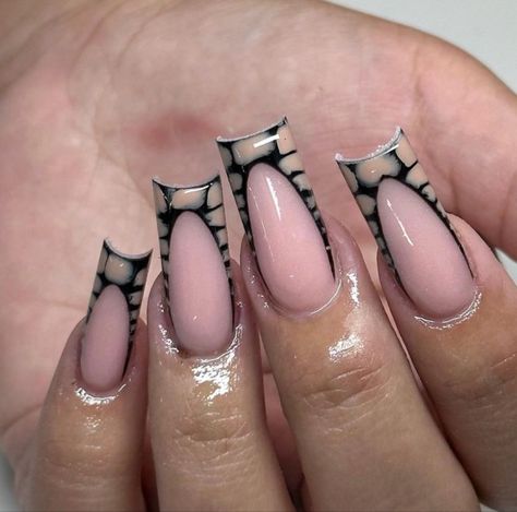 By @verosnaillab Med Length French Tip Nails, Length Nails, Las Vegas Nails, October Books, Pretty Tips, Vegas Nails, Organic Spa, Books Open, Nails Salon