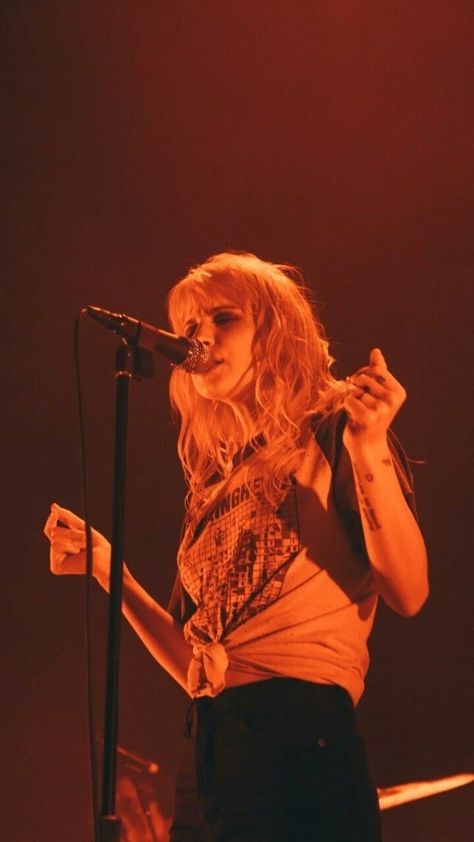 Hayley Williams Wallpaper Aesthetic, Hailey Williams Wallpaper, Haley Williams Wallpaper, Hayley Williams Aesthetic, Hayley Williams Live, Live Concert Aesthetic, Hayley Williams Wallpaper, Hailey Williams, Pop Punk Aesthetic