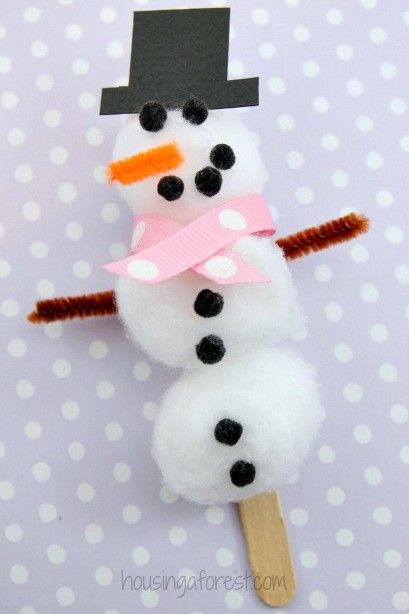 Easy Snowman Craft for Kids ~ Cotton Ball Snowman Olaf Diy, Winterfest Ideas, Cotton Ball Snowman, Cotton Ball Crafts, Snow Globe Crafts, Snowmen Activities, Snowflake Party, Globe Crafts, Preschool Winter