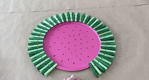 Watermelon Diy, Pink Spray Paint, Watermelon Wreath, Pizza Tray, Summer Wreath For Front Door, Make Your Own Wreath, Best Knots, Watermelon Decor, Clothes Pin Wreath