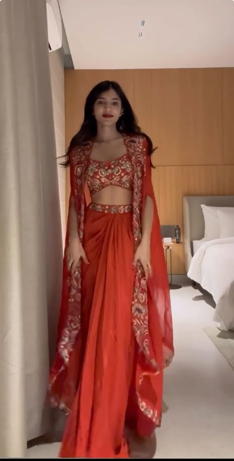 Outfits For Engagement Party Guest, Red Engagement Outfit, Wedding Dresses Guest Indian, Light Pink Indian Outfit, Dress For Diwali Festival For Women, Haldi Outfit For Guest, Haldi Outfit For Bridesmaid Indian, Sangeet Outfit Indo Western, Indian Roka Outfits