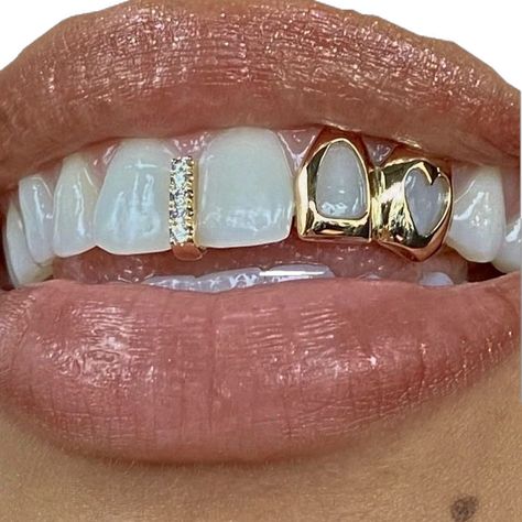 Grill Inspo Girl, Gap Grillz Women, Women’s Grills, Gold Teeth Women, Girl Grillz Aesthetic, Grillz Women, Girly Grillz, Female Grills, Grillz For Females