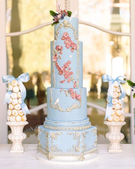 Nada Eisa - VBC Cake Artist | Something blue. #sugarart details of our feature in @firstladyglobalmagazine Photography @thejoee Venue @thesaintgeorgemansion… | Instagram Artistic Wedding Cake, Bridgerton Cake, Hexagon Wedding Cake, Cake Display Table, Cake Artist, Artistic Wedding, Pretty Birthday Cakes, Wedding Cake Inspiration, Sweet Table