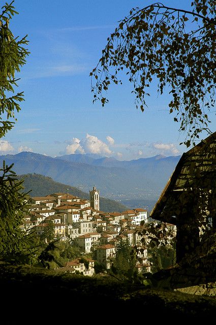 Sacro Monte di Varese - Italy by Franco Orsi, via Flickr Montefollonico Italy, Molise Italy, Varese Italy, Landscape Italy, Monteverde Cloud Forest, San Miniato Al Monte, Via Ferrata Dolomites, Alps Mountains, Republic Of Venice