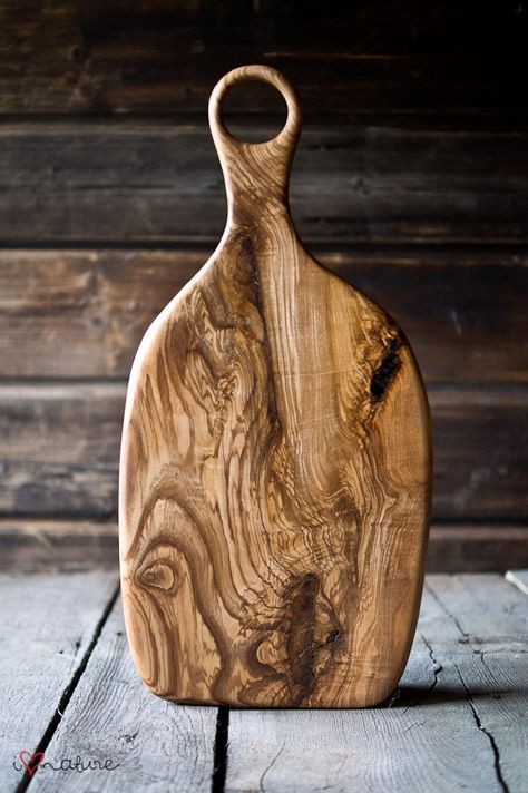 ash wood serving board Wooden Serving Boards, Wooden Kitchen Utensils, Wood Serving Board, Wooden Chopping Boards, Wooden Projects, Wood Creations, Serving Board, Wood Board, Wooden Table