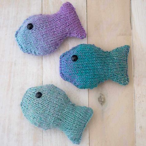 Flat Knit Plush Fish Knitting Pattern - Fish Knitting Pattern, Owl Knitting Pattern, Irish Moss Stitch, Bunny Knitting Pattern, Small Knitting Projects, Knitted Toys Free Patterns, Knitted Slippers Pattern, Baby Sweater Knitting Pattern, Knitted Cat