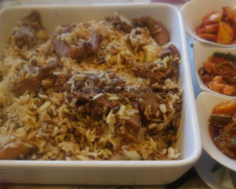 Malay Recipes, South Africa Food, Cape Malay, Tomato And Onion Salad, Malay Food, Savory Rice, Africa Food, African Cooking, Chicken Pieces