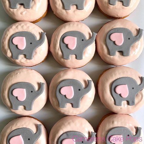 Elephant Food, Fancy Donuts, Theme Snack, Elephant Cupcakes, Elephant Cookies, Christening Ideas, Fun Baking, Baby Shower Desserts, Elephant Theme