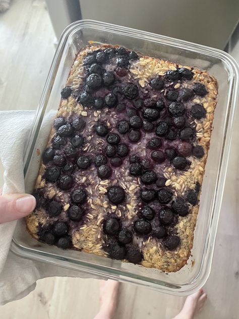 Pro- Metabolic + Gluten Free Baked Blueberry Oatmeal — Wellness With Kaelyn Baked Blueberry Oatmeal, Easy Baked Oatmeal, Baked Oatmeal Bars, Pro Metabolic, Blueberry Oatmeal Bake, Metabolism Foods, No Bake Oatmeal Bars, Baked Oatmeal Recipe, Breakfast Routine