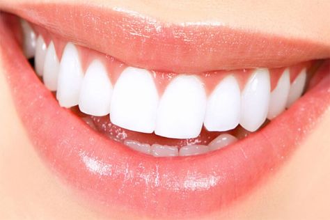 Brighten Your Smile Naturally: Teeth Whitening with Carrots in Just 2 Minutes – BarbaraTips Affordable Dentures, Teeth Whitening System, Pasta Dental, Perfect Teeth, Yellow Teeth, Tooth Enamel, Best Teeth Whitening, Oil Pulling, Whitening Kit