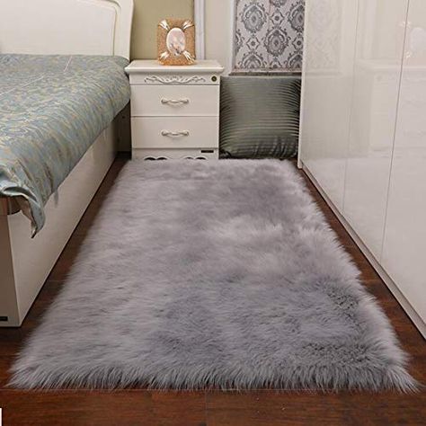 Shaggy Carpet, Dekorasi Kamar Tidur, Plush Sofa, Plush Rug, Room Carpet, Sheepskin Rug, Bedroom Flooring, Soft Rug, Room Inspiration Bedroom