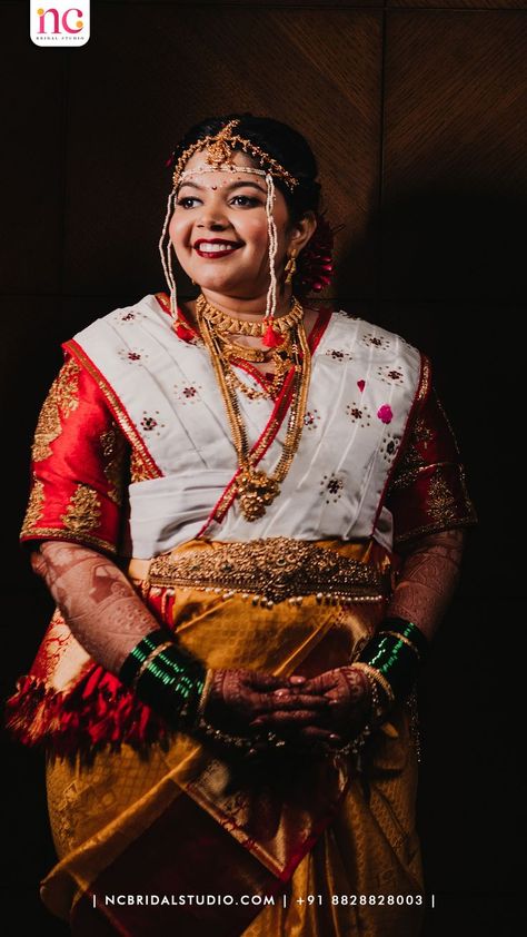 Natural yet glowing skin with neutral shimmery eyes and a beautiful smile is what makes a southindian bride stand-out! Gold Temple Jewellery, Bridal Makeover, Red Blouse, Bridal Jewellery Indian, Temple Jewellery, Red Blouses, Bridal Looks, Indian Jewelry, Bridal Jewelry