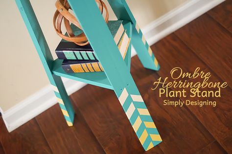 Painted Plant Stand, Plant Stand Ideas, Houseplants Decor, Rustoleum Spray Paint, Wooden Plant Stand, Creative Planter, Diy Playbook, Modern Plant Stand, Metallic Spray Paint