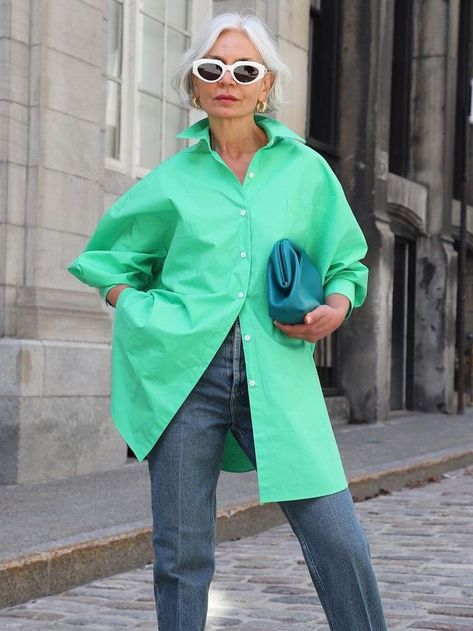 Oversized Button Down Shirt Outfit, Button Down Shirt Outfit, Summer Weekend Outfit, Grece Ghanem, Oversized Shirt Outfit, Shirt Outfit Ideas, Blue Oxford Shirt, Style Wide Leg Jeans, Pop Pop Shirts