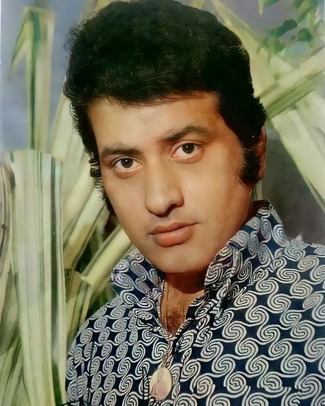 Manoj Kumar, Indian Wedding Video, Retro Bollywood, National Film Awards, Latest Funny Videos, 007 James Bond, Bollywood Photos, Vintage Icons, Vintage Bollywood