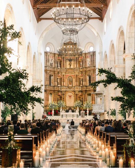 Mexican Cathedral Wedding, Spanish Cathedral Wedding, Italian American Wedding, Mexican Church Wedding, Mexican Wedding Ideas Elegant, Mexican Cathedral, Spanish Wedding Decor, Mexican Wedding Aesthetic, Catholic Wedding Aesthetic