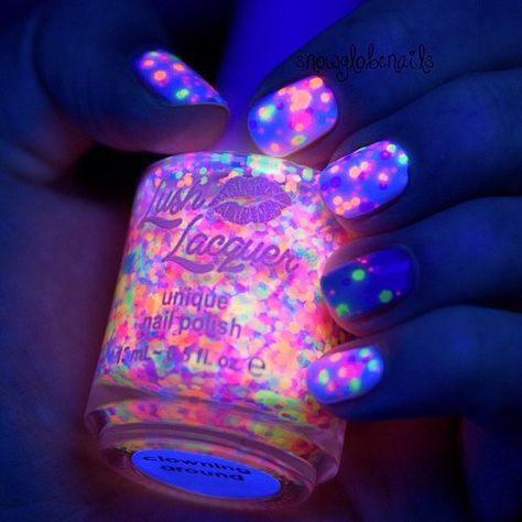 Dark Manicure, Unghie Sfumate, Manicure Gel, Glow Nails, Clowning Around, Sparkle Nails, Dark Nails, Neon Nails, Cute Nail Art