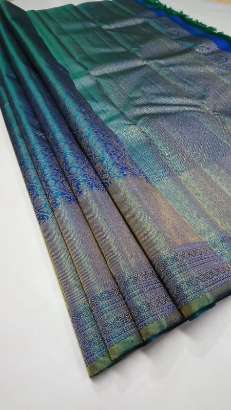 Silk Saree With Full Sleeve Blouse, Peacock Blue Saree Silk, Peacock Blue Blouse Designs, Peacock Colour Saree, Peacock Blue Saree, Saree Color Combinations, Silk Saree Blouse Designs Patterns, Kanjivaram Sarees Silk, Sarees For Girls