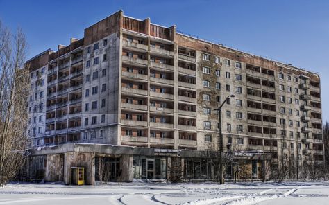 Radiated Apartment Building Chernobyl Today, Creepy Story, Chernobyl Nuclear Power Plant, Abandoned City, Ghost City, Abandoned Town, Building Images, Nuclear Power Plant, Brutalist Architecture