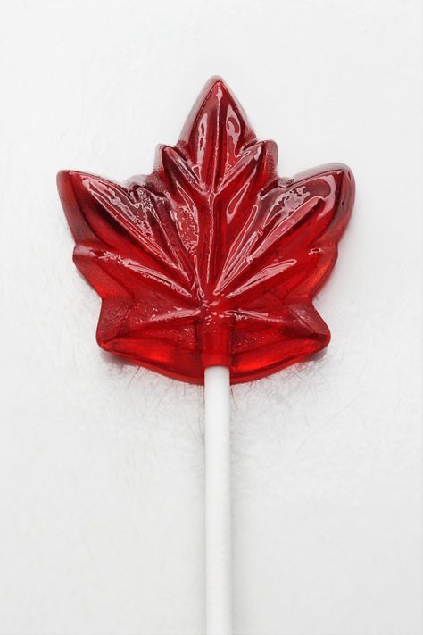 Learn how to make homemade maple cream candy from pure maple syrup with this simple recipe that can be made at home in 1 1/2 hours. Maple Syrup Lollipops, Maple Cream Candy, Cheryl Blossom Aesthetic, Maple Syrup Recipes, Maple Candy, Butter Mints, Cheryl Blossom Riverdale, Riverdale Aesthetic, Cream Candy