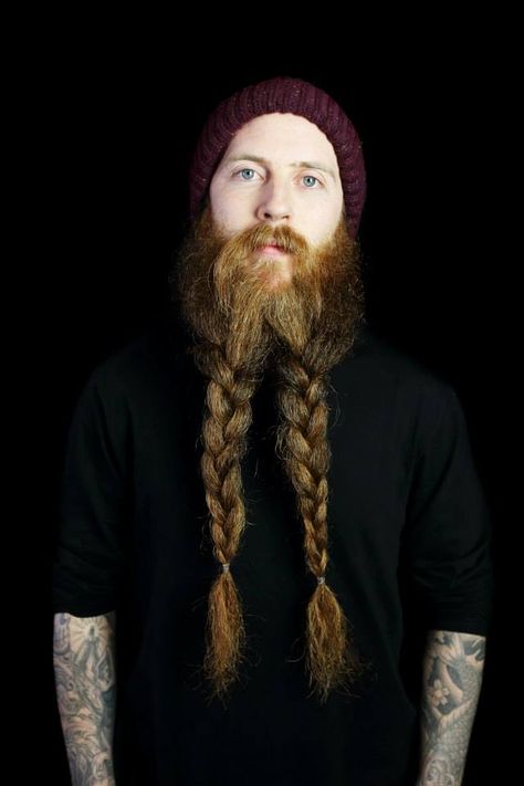 now that is a great beard :) Viking Beards, Viking Beard Styles, Braided Beard, Long Beard Styles, Beard Beads, Beard Envy, Beard Growth Oil, Epic Beard, Viking Beard