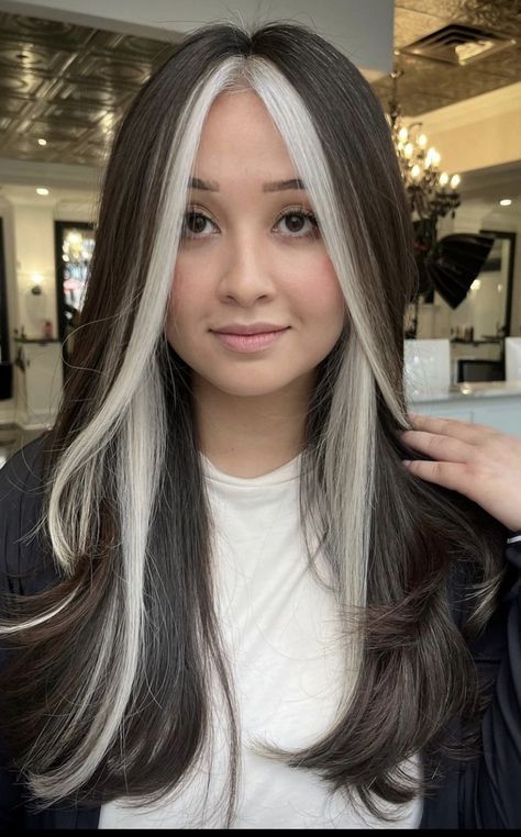 Blonde Underneath Hair, Undercolor Hair, Ash Blonde Hair Balayage, Money Piece Hair, Girl Hair Colors, Hair Color Underneath, Hair Color Streaks, Money Piece, Black Hair With Highlights