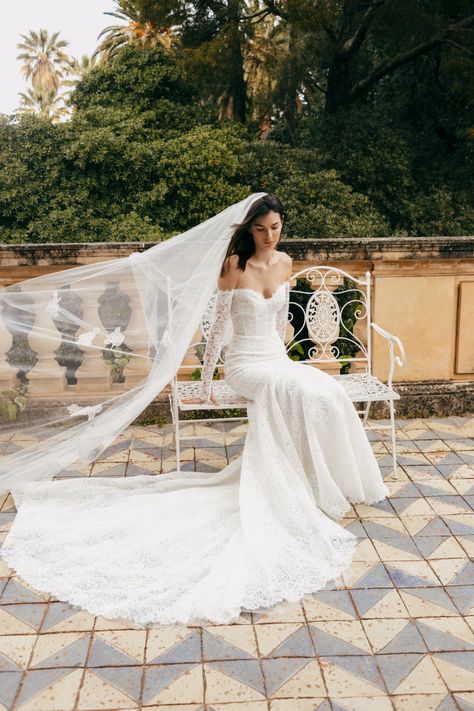 Monique Lhuillier Wedding, Monique Lhuillier Wedding Dress, Elbow Length Veil, Monique Lhuillier Bridal, Monique Lhuillier Gowns, Trumpet Gown, Sequin Cocktail Dress, Bridal Fashion Week, Gowns With Sleeves