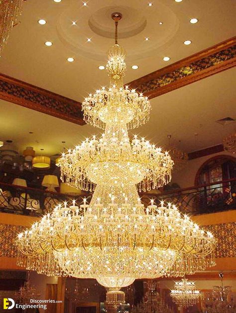 Chandeliers Crystal, Hostels Design, Grand Entryway, Lobby Interior Design, Decorated Wine Glasses, Lights Pendant, Large Chandelier, Designer Table, Lamps Modern