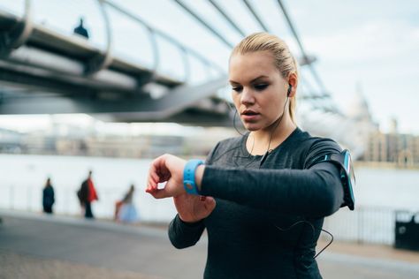 I’m a Cardiologist, and This Is What I Want People To Know About Heart-Rate Training Fitbit Hacks, Heart Rate Training, Exercise Moves, Great Ab Workouts, Heart Rate Zones, Standing Ab Exercises, Standing Abs, Medical Laboratory Science, Endurance Workout