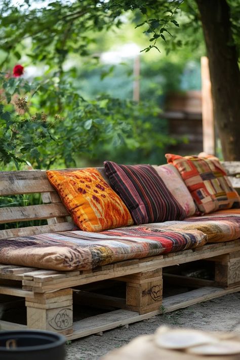 "Transform pallets into stunning furniture pieces! ♻️🛠️ These sustainable DIY Pallet Furniture projects are perfect for eco-friendly homes. Get creative and craft your own custom designs today! 🌍🛋️ #PalletFurniture #SustainableLiving #DIYProjects" Wood Palette Sofa, Outdoor Daybed Diy, Pallet Board Couch, Indoor Pallet Sofa, Outdoor Pallet Lounge Bed, Pallet Sectional Indoor, Pallate Day Bed, Pallet Daybed, Diy Pallet Couch