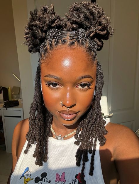 Female Dreads Hairstyles, Locks Styles, Short Dreadlocks Styles, Dreads Styles For Women, Short Box Braids Hairstyles, Dreadlock Hairstyles For Men, Beautiful Dreadlocks, Short Locs Hairstyles, Faux Locs Hairstyles