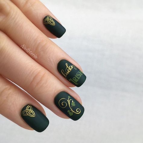 Celtic Nails Designs, Irish Nail Designs, Irish Nails, Saint Patrick Nail, Beginner Nail Designs, Nail Art Tutorials, St Patricks Day Nails, Funky Nail Art, Simple Acrylic