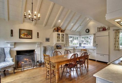 Carmel by the Sea 1920s Cottage - California Cottage Decorating Ideas Kitchen With Fireplace, Cozy English Cottage, Cottage Tiny House, English Country Decor, English Country Style, English Decor, Country Cottage Decor, English Cottage Style, Cottage Interior