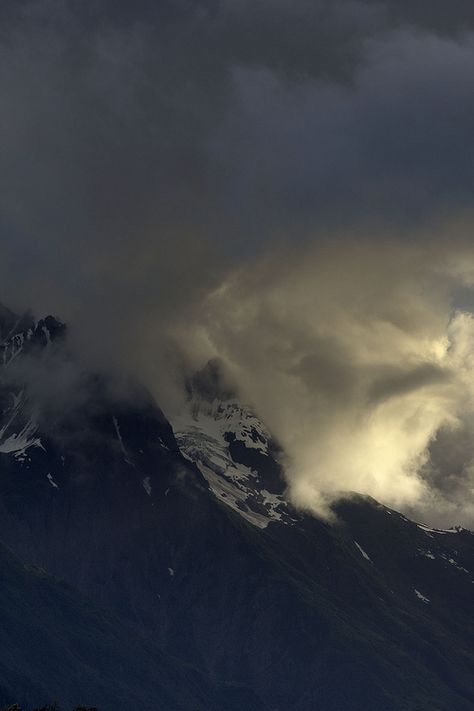 Tumblr Stormy Mountains, Still Of The Night, Mountain Aesthetic, Art Photos, Past Life, The Coast, Black Bird, Geology, Beautiful Landscapes