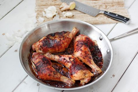 Garlic Ginger Chicken - Primal Palate #paleo Healthy Chicken Leg Recipes, Garlic Ginger Chicken, Chicken Leg Recipes, Chicken Drumstick Recipes, Drumstick Recipes, Ayam Bakar, Skillet Recipes, Ginger Chicken, Balsamic Chicken