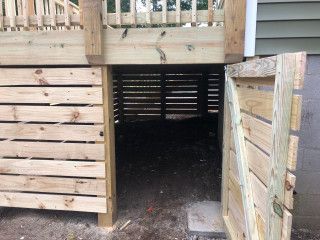 Cheap Deck Decorating Ideas, Drop Down Deck Ideas, Cedar Deck Skirting, Shiplap Deck Skirting, Under Deck Storage Ideas Diy, Pallet Deck Skirting, Decking Skirting Ideas, Deck Apron Ideas, Under Deck Crawl Space Ideas