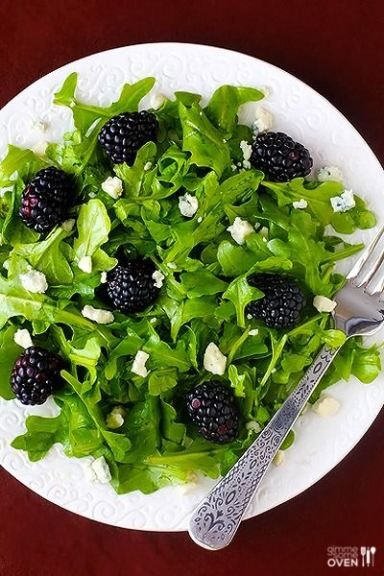 Blackberry Arugula Salad -- just 3 ingredients, plus a yummy vinagrette, and this salad is a guaranteed crowd-pleaser! gimmesomeoven.com Salad With Citrus Vinaigrette, Salad With Citrus, Citrus Vinaigrette, Gimme Some Oven, Arugula Salad, Salad Bar, Arugula, Delicious Salads, Summer Salads