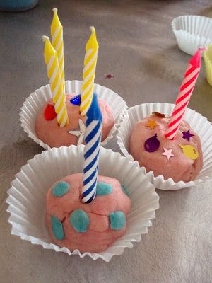 Birthday Play - Making cakes with play dough Play Doh Activities, Boredom Busters For Kids, All About Me Preschool, Playdough Activities, Making Cakes, Laura Ingalls, Cupcake Liners, Play Dough, Cupcake Party