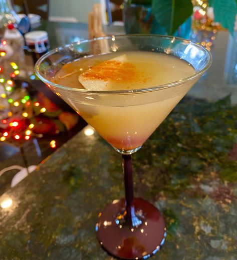 Spicy Pear Martini - USA Pears Fall Martinis Recipes, Pear Martini, Pear Vodka, Ginger Syrup, Pear Juice, Pomegranate Fruit, Infused Vodka, Martini Recipes, Tonic Water