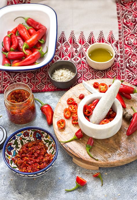 Shatta Recipe, Sauce Photography, Healthy Condiments, Jordanian Food, Grain Recipes, Pepper Paste, Iranian Food, Bean Stew, Halal Recipes