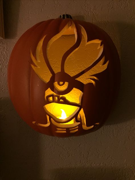 Pumpkin Carving Ideas Minions, Minion Pumpkin Carving Ideas, Pumpkin Carving Minion, Autumnal Crafts, Goofy Pumpkin, Minion Pumpkin Carving, Homemade Minion Costumes, Purple Minion, Minion Pumpkin