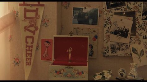 Priscilla's room details Priscilla + Core + Aesthetic, Prom Songs, Movie Bedroom, Sofia Coppola Movies, Vintage Inspired Room, Coney Island Baby, Movie Nerd, Movie Decor, Historical Movies