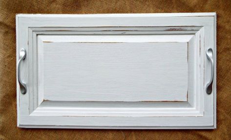 What To Do With Old Cabinet Doors, Cabinet Door Tray Diy, Upcycled Cabinet Doors Wall Art, Recycle Old Cabinet Doors, Cabinet Door Signs Diy, Cabinet Door Crafts, Trays Diy, Cabinet Door Ideas, Cabinet Doors Repurposed