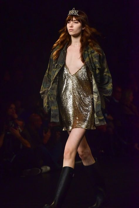 British Festival, Grace Hartzel, Rock And Roll Fashion, Fresh Fashion, Girl Trends, Runway Models, Summer 2016, Women's Summer Fashion, Couture Fashion