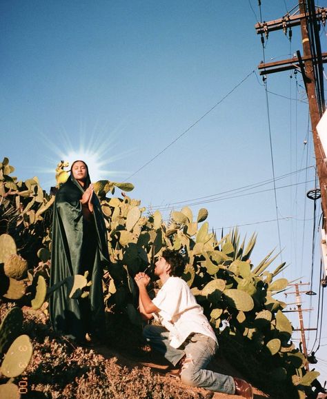 Mexican Film Photography, Mexican Street Photography, Dark Mexico Aesthetic, 80s Mexican Fashion, Chicana Photography, Chicano Photography, 90s Mexican Aesthetic, Mexican American Art, Mexican Punk